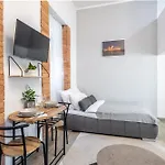 Central And Homey Apartment With Good Transport Link