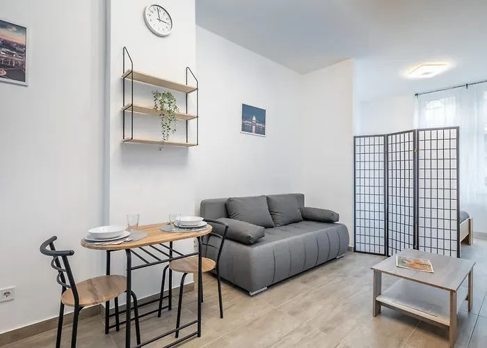 Central And Homey Apartment With Good Transport Link