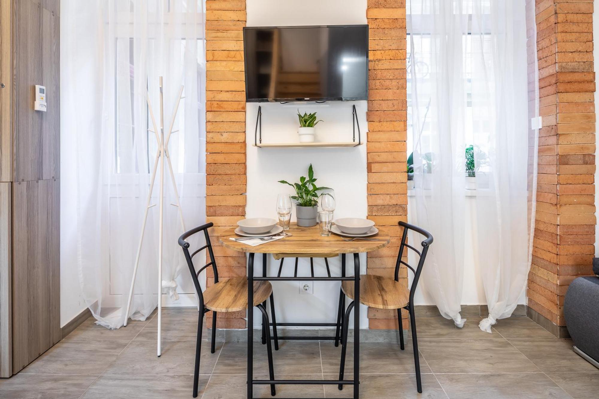 Apartman And Homey With Good Transport Link Budapest