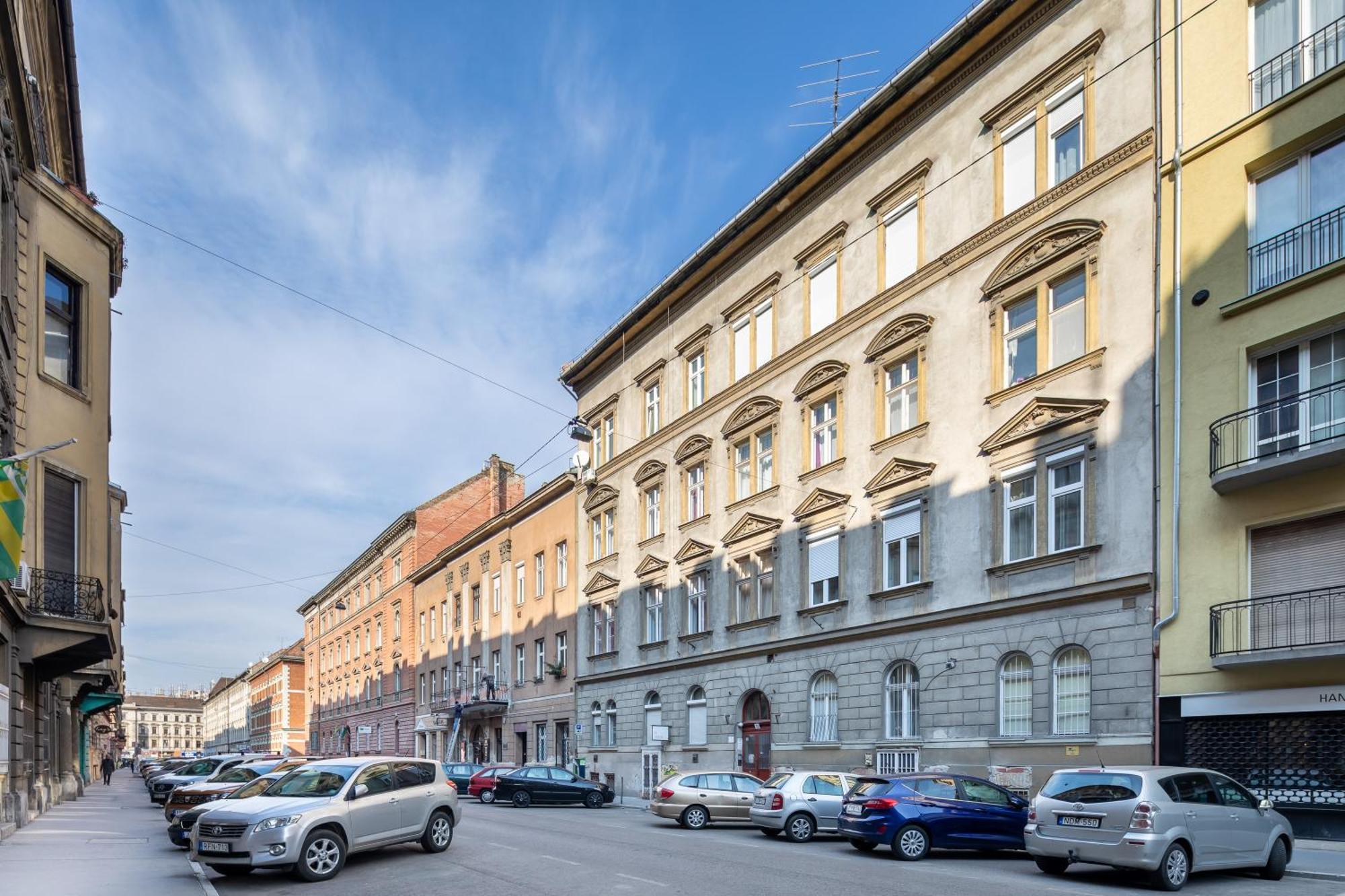 Apartman And Homey With Good Transport Link Budapest