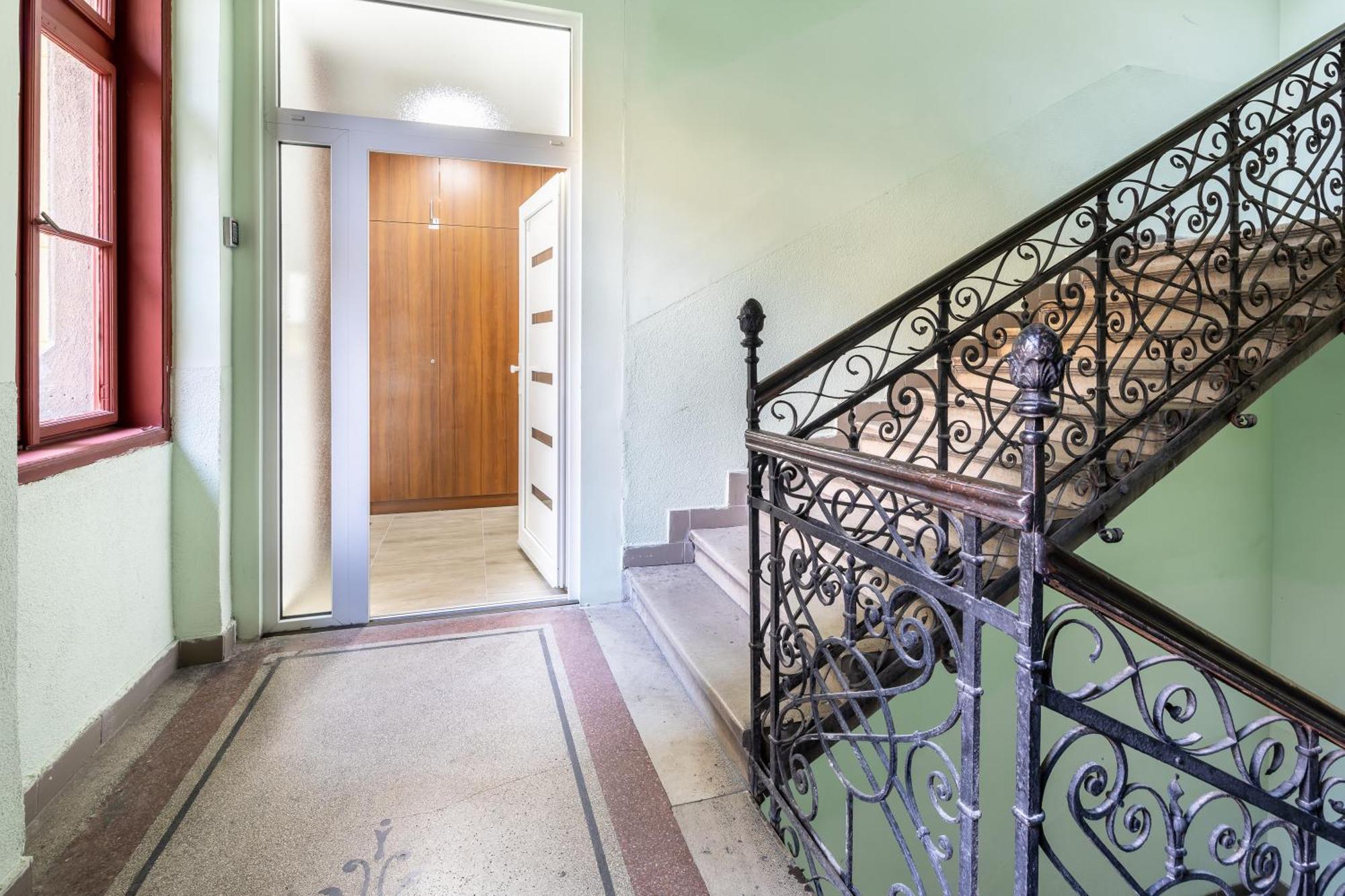Apartman And Homey With Good Transport Link