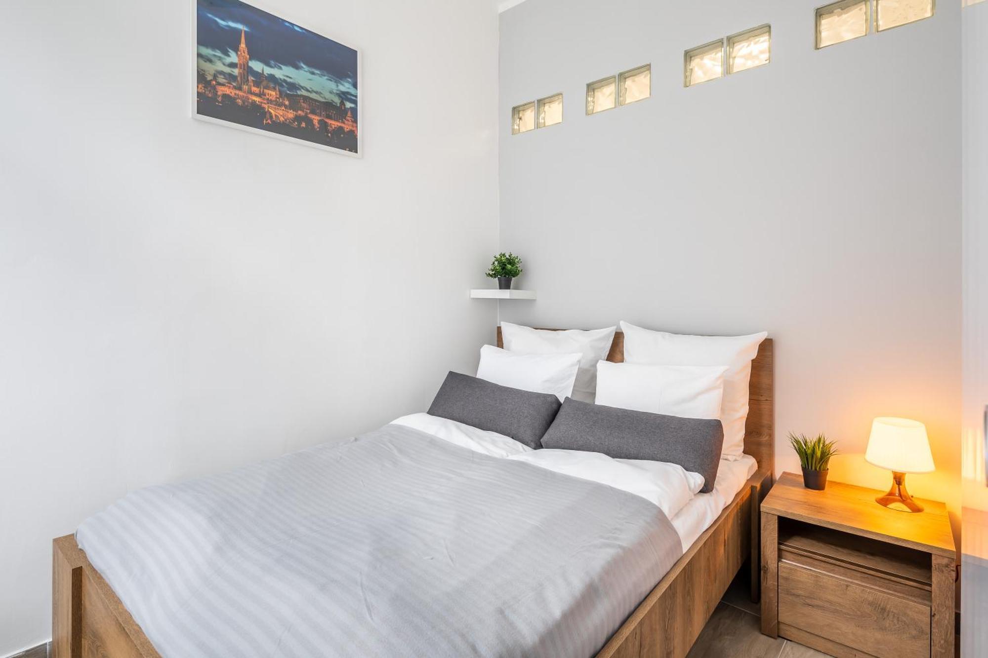 Apartman And Homey With Good Transport Link *