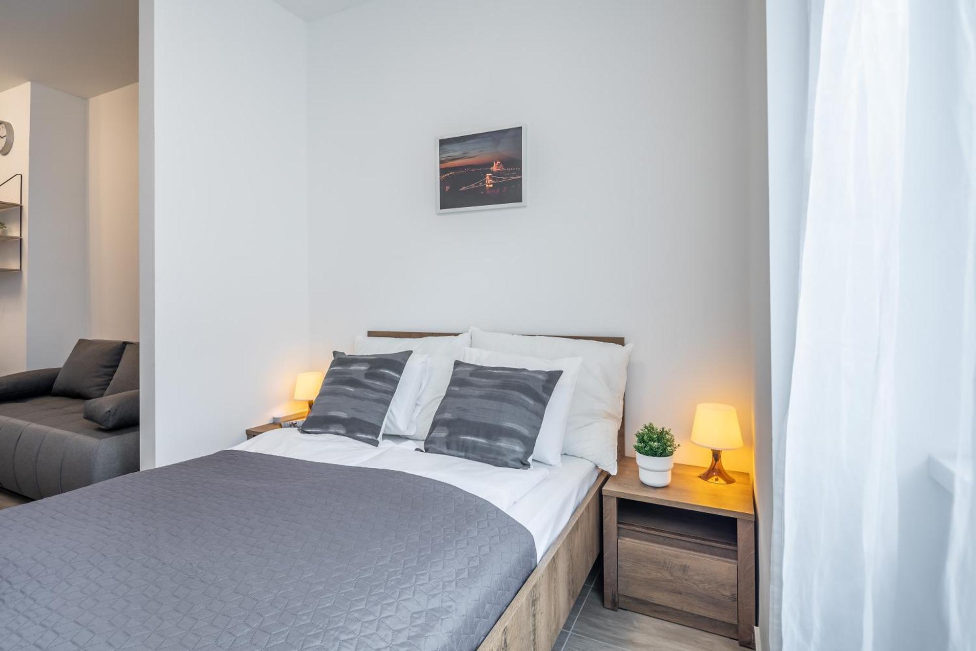 Apartman And Homey With Good Transport Link *