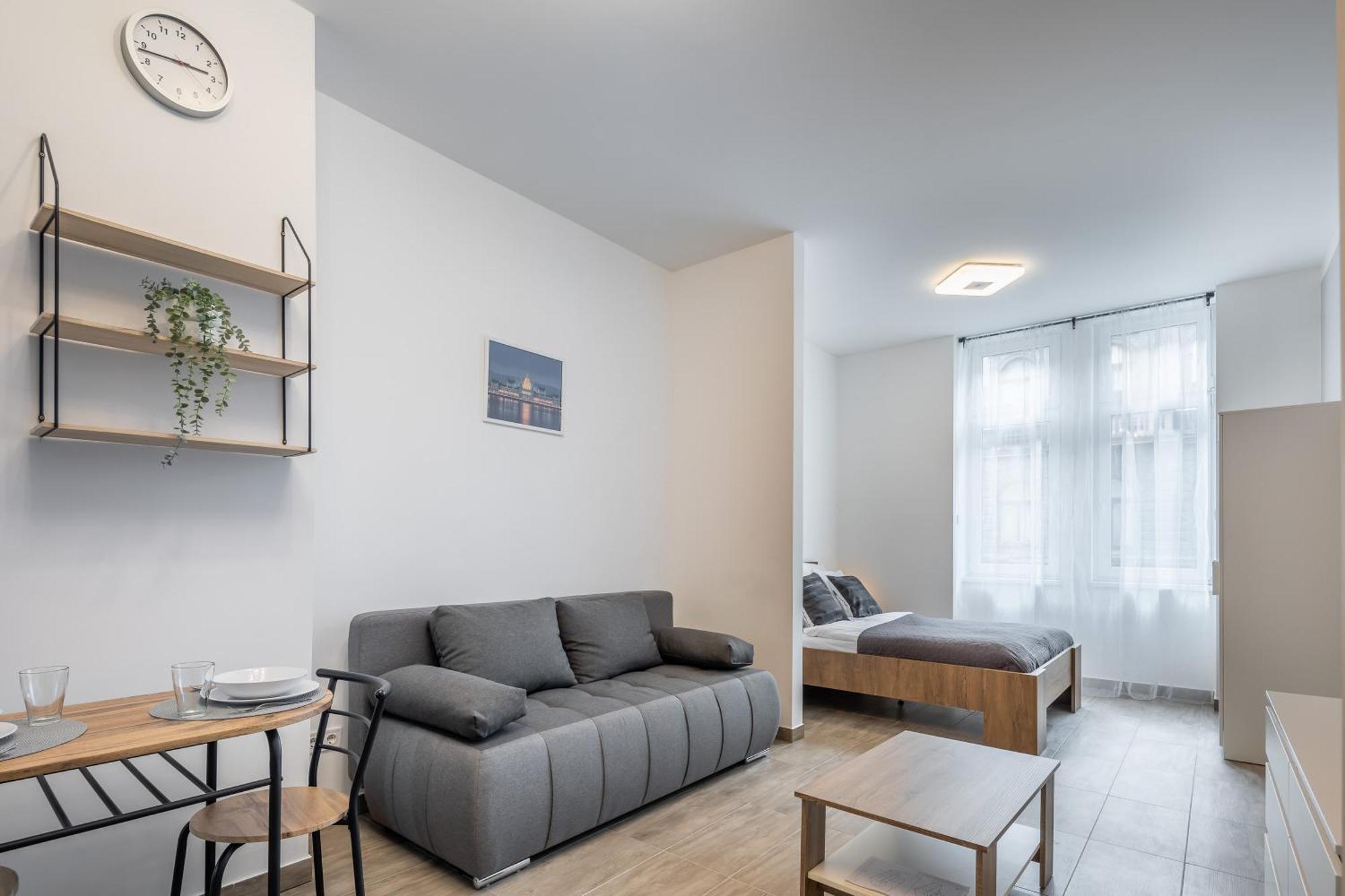 Apartman And Homey With Good Transport Link